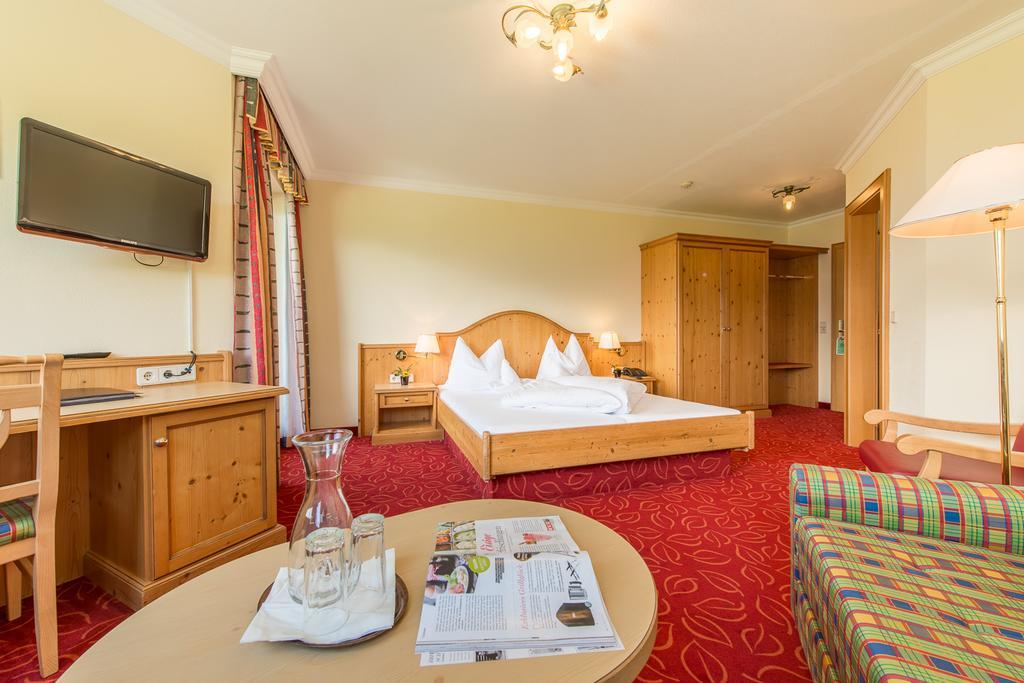 Hotel Jaegerhof Kolsassberg エクステリア 写真